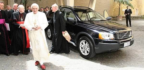 Ein Volvo XC90 Executive fr Papst Benedikt XVI